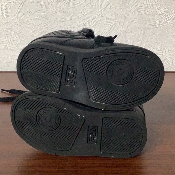 FILA - Sz 6 (baby) - high top sneakers - black - with laces & hook / loop - Picture 7 of 11